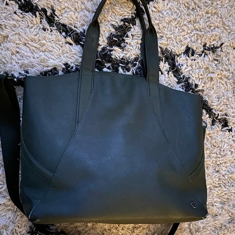 Lululemon Carryall Gym Diaper Bag Forrest Green